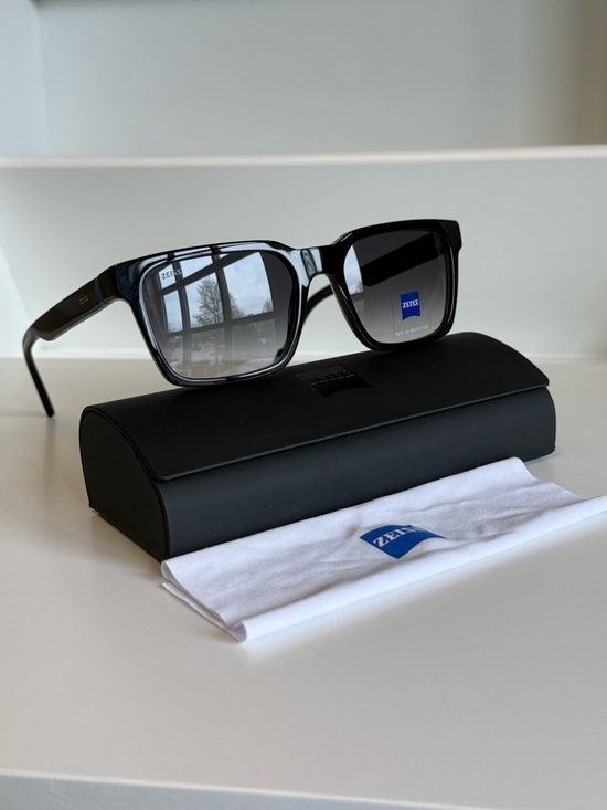 ZEISS Black Sunglasses: Unisex, NEW main image 4